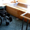 車椅子のまま洗い場に入れるバリアフリーの貸切露天風呂「雲」